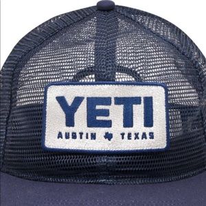 Yeti mesh navy trucker hat